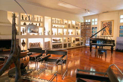 丽娜·梅尔在萨扬的家，收藏着她的非洲和世界艺术收藏